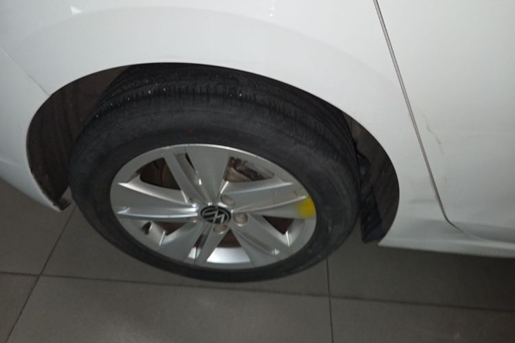 Volkswagen Golf 2023 car image #10