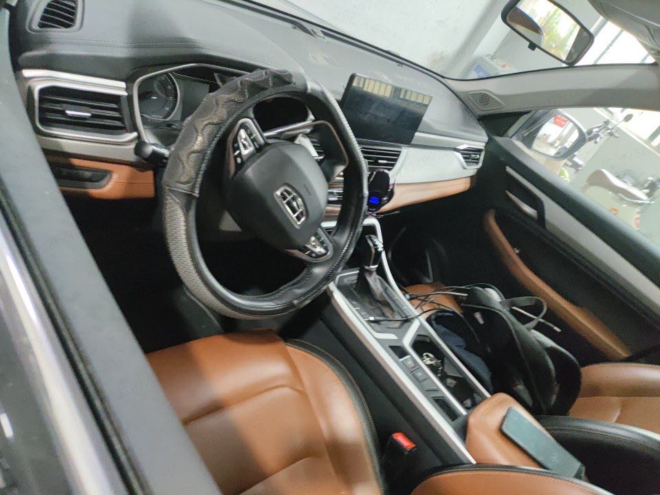 GEELY Vision X6 2020 car image #4