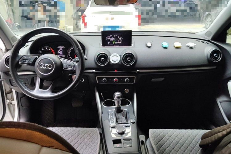 Audi A3 2018 immagine di auto #10
