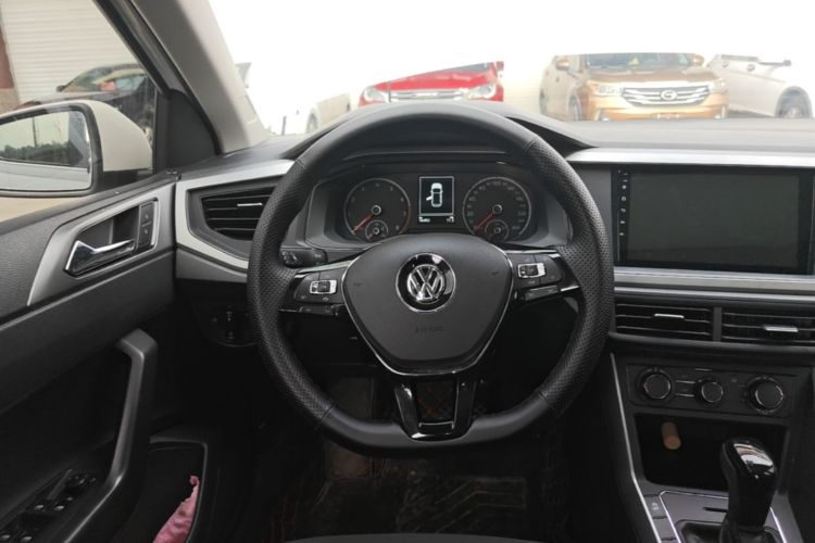 Volkswagen Polo 2020 car image #11