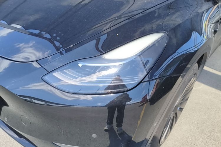 Tesla Model Y 2022 car image #23
