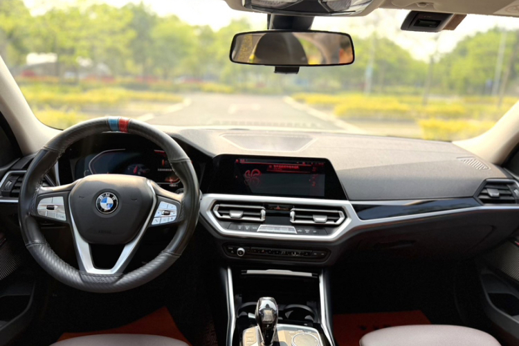 BMW 3 Series 2019 #9 BMW 3 Series 2019 car image #9