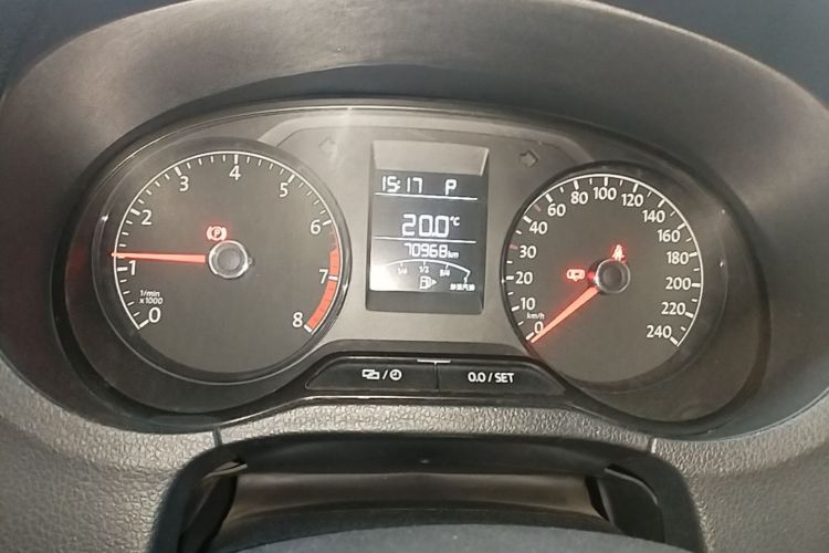 Volkswagen Polo 2018 car image #12