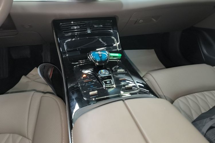 BYD Han 2022 car image #18