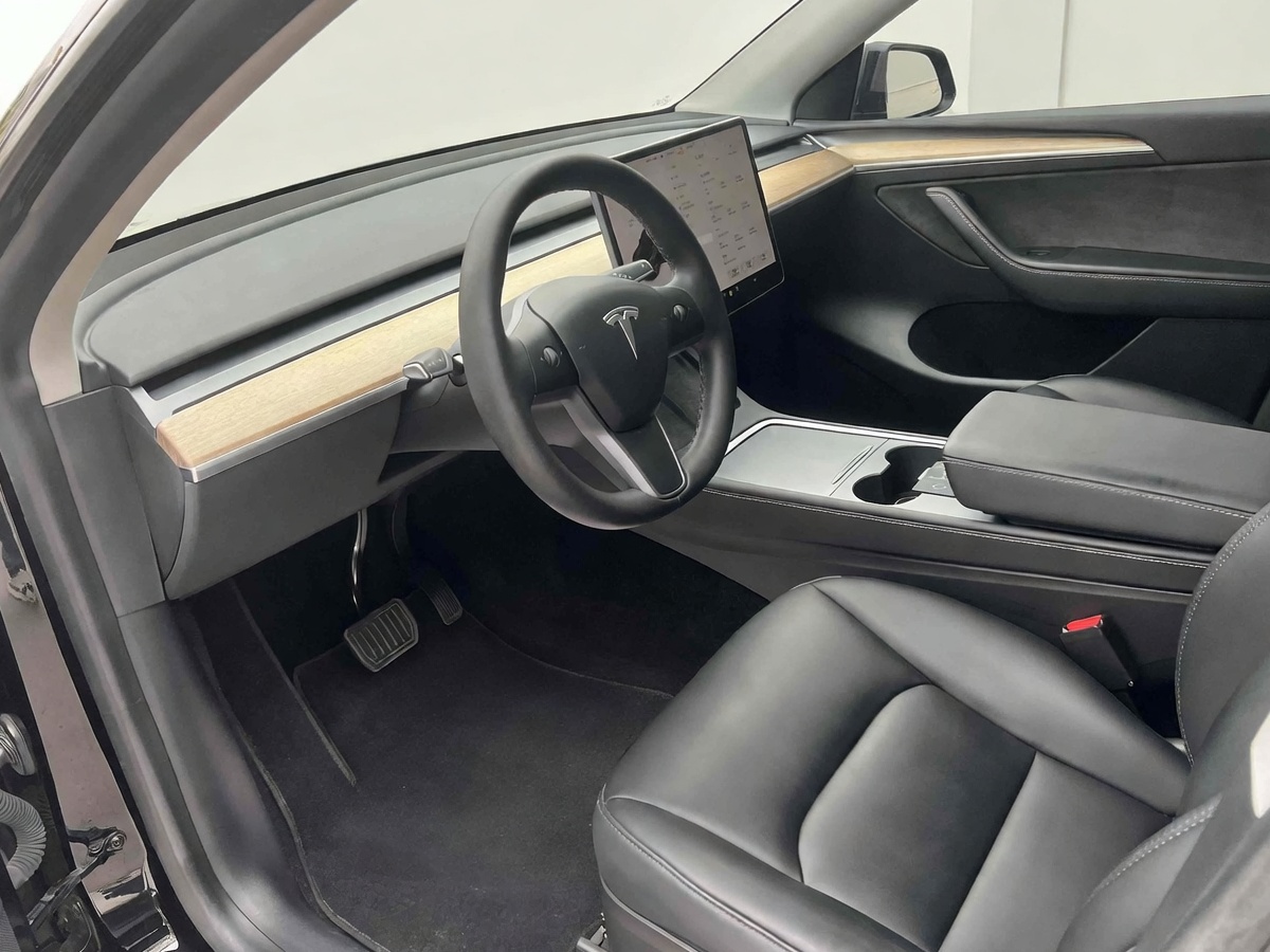Tesla Model Y 2022 car image #6