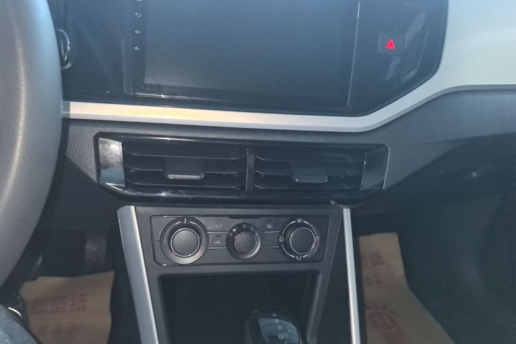 Volkswagen Polo 2019 car image #13
