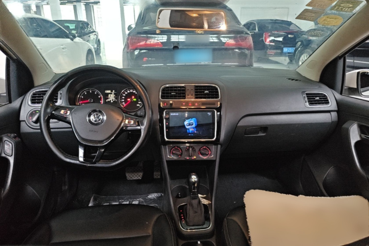 Volkswagen Polo 2019 car image #10