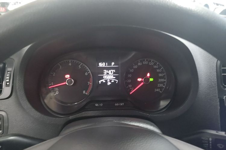 Volkswagen Polo 2017 car image #12