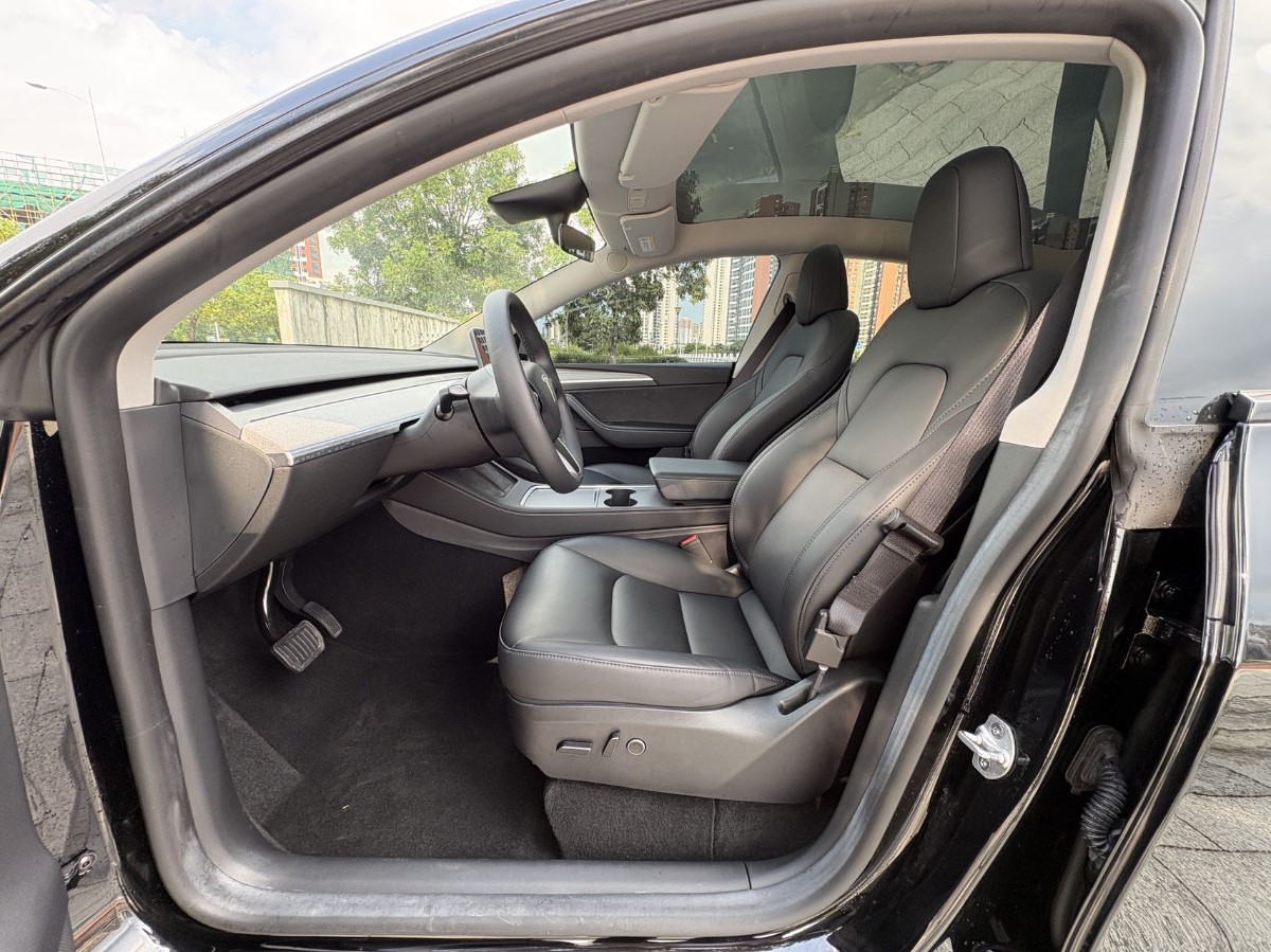 Tesla Model Y 2024 #4 Tesla Model Y 2024 car image #4