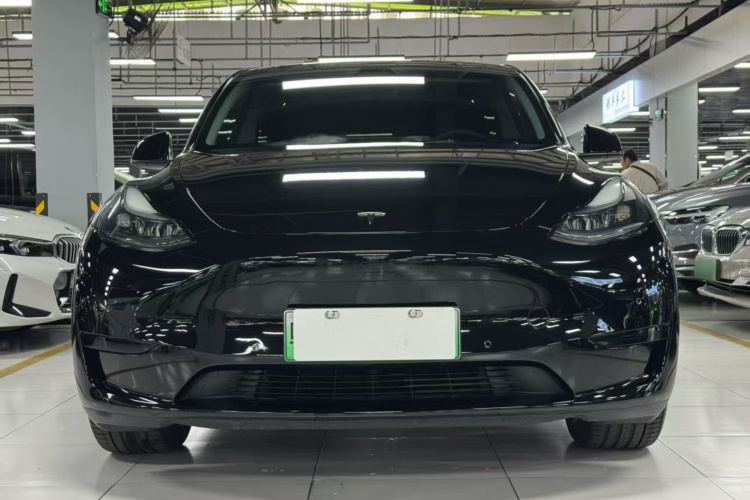 Tesla Model Y 2023 #3 Tesla Model Y 2023 car image #3