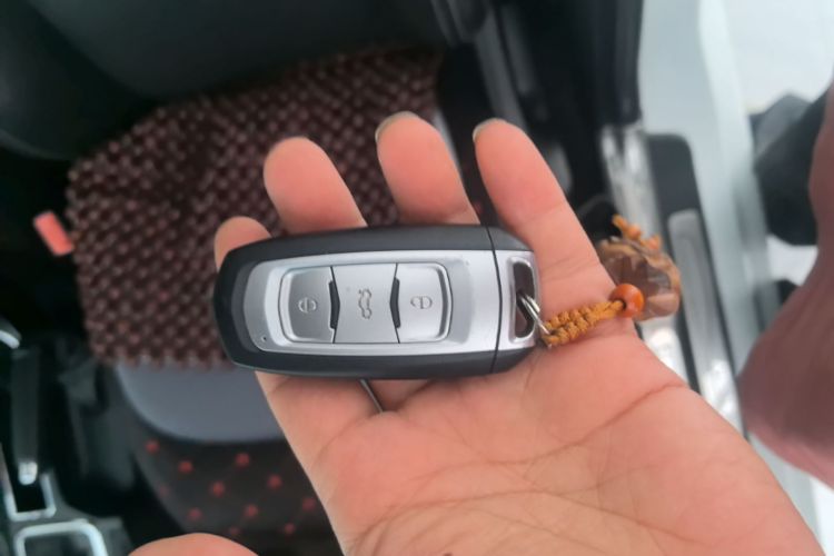 GEELY Emgrand 2015 car image #9