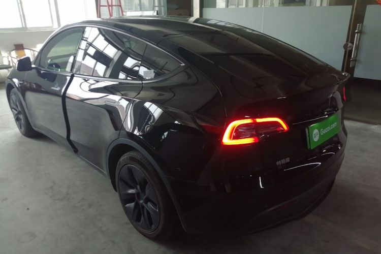 Tesla Model Y 2023 car image #5