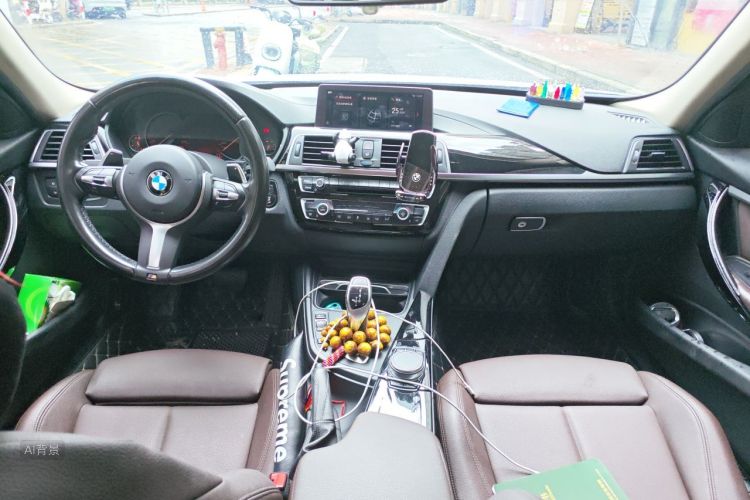 BMW 3 Series 2018 car image #11