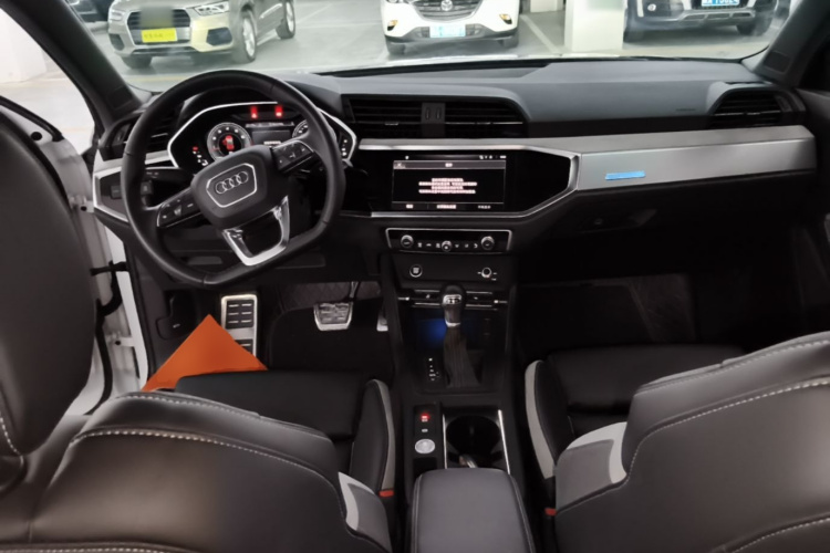 Audi Q3 2024 image de voiture #10