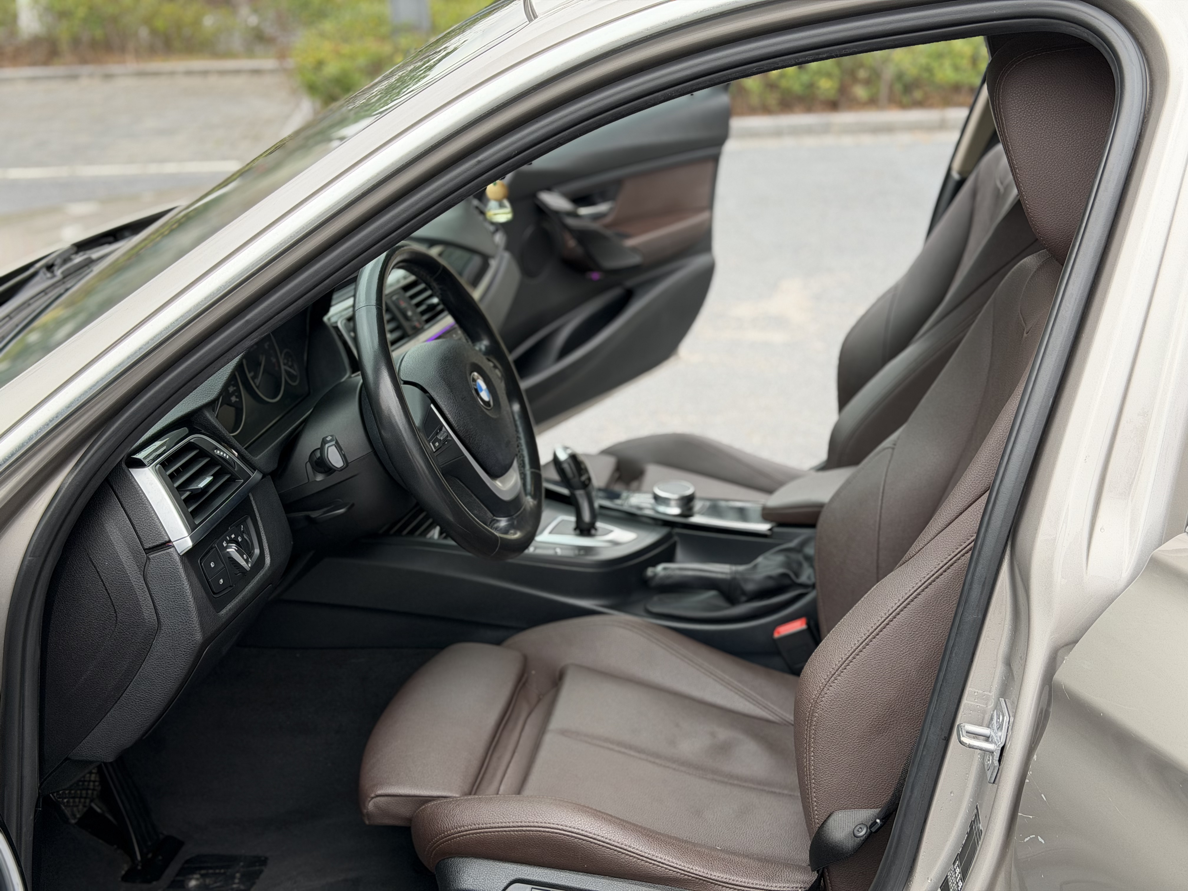 BMW 3 Series 2019 car image #4