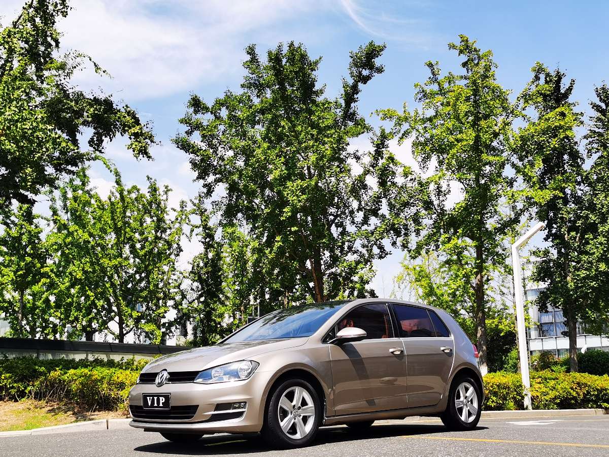 Volkswagen Golf 2015 Volkswagen Golf 2015 car image