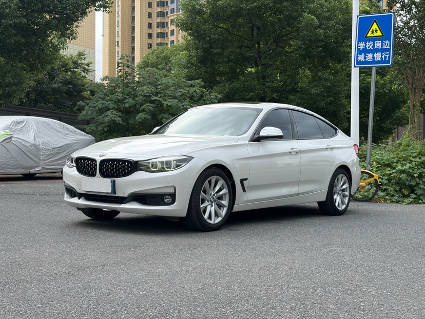 BMW 3 Series GT 2018 BMW 3 Series GT 2018 car image