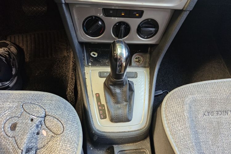 Volkswagen Lavida 2015 car image #16
