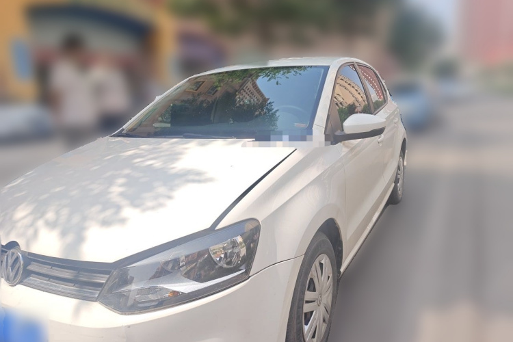 Volkswagen Polo 2017 car image #2