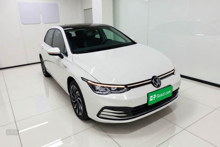 Volkswagen Golf 2023 صورة سيارة #4