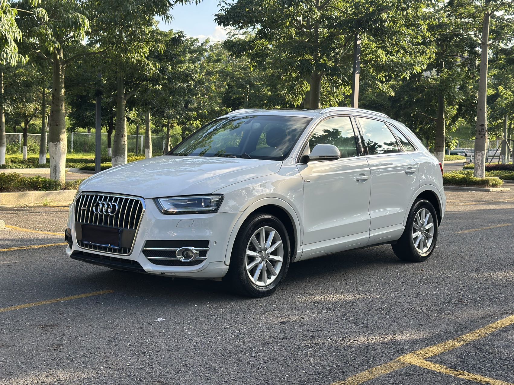 Audi Q3 (Imported) 2013 car image 