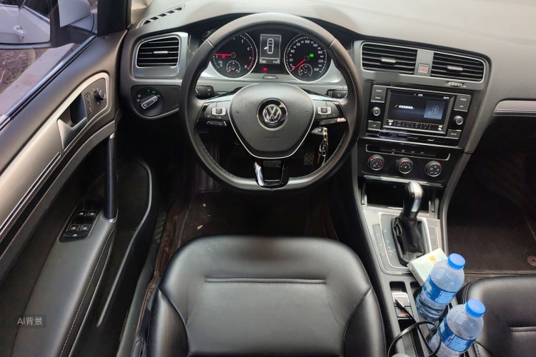 Volkswagen Golf 2018 car image #12