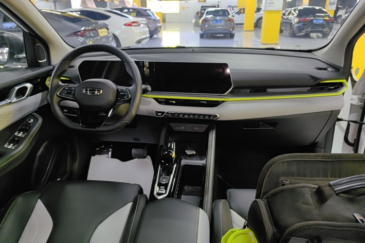 GEELY Coolray 2022 car image #10