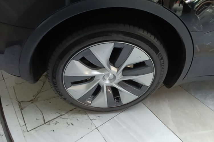 Tesla Model Y 2022 #3 Tesla Model Y 2022 car image #3