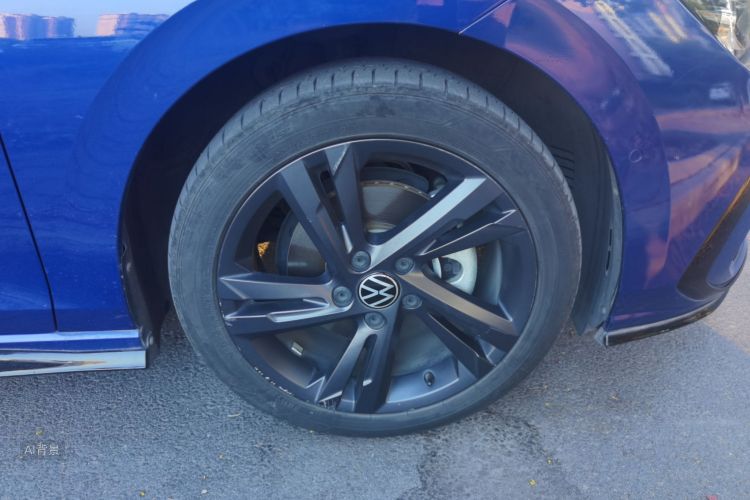 Volkswagen Golf 2021 car image #9