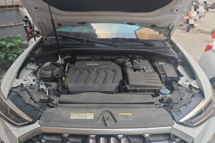 Audi Q3 2020 car image #22
