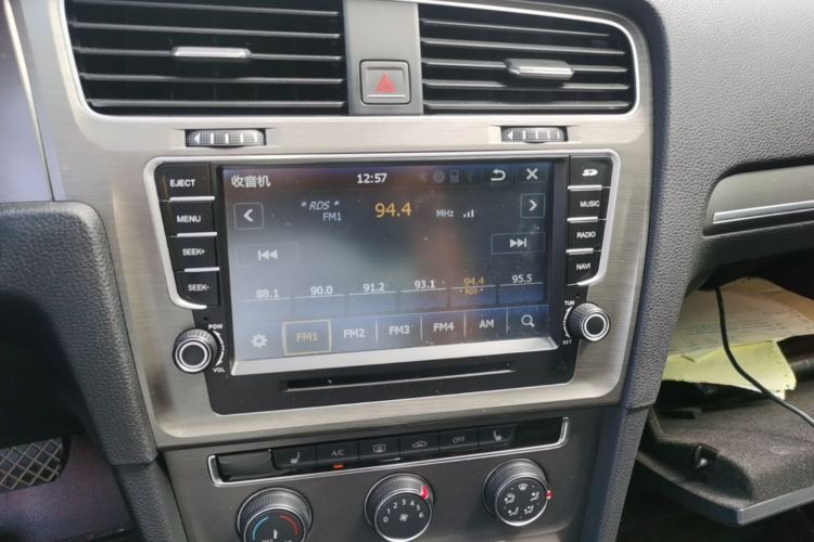 Volkswagen Golf 2016 car image #15