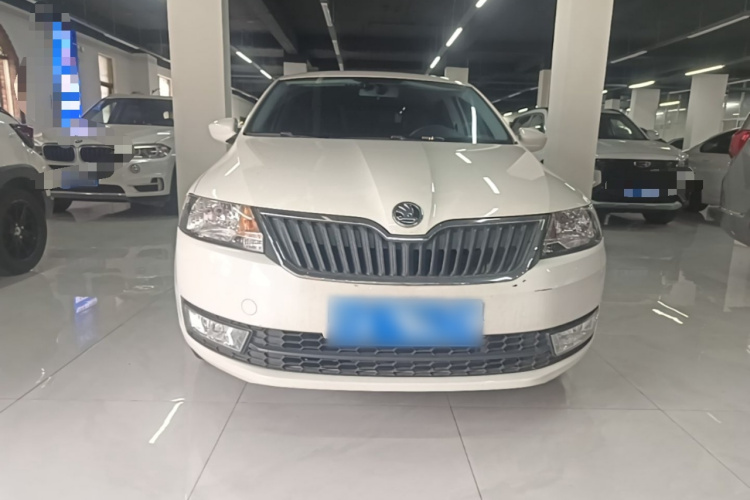 Skoda Rapid 2015 #3 Skoda Rapid 2015 car image #3