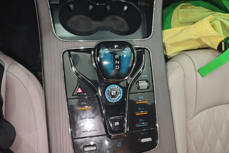 BYD Han 2025 #14 BYD Han 2025 изображение автомобиля #14