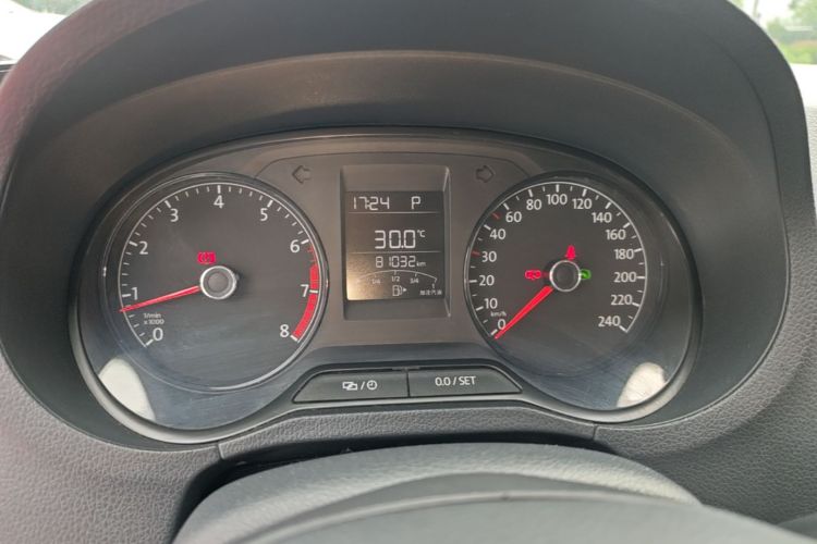 Volkswagen Polo 2016 car image #12