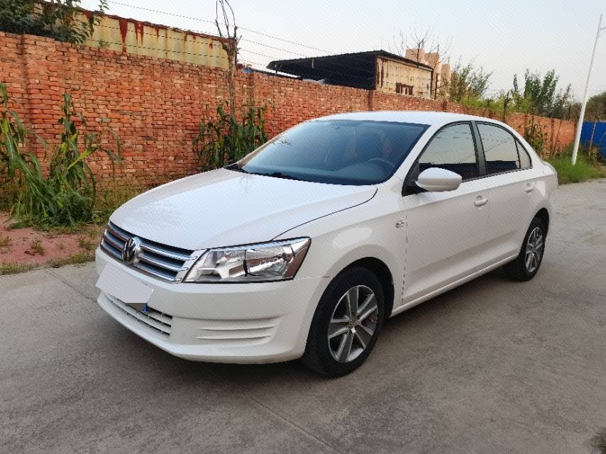 Volkswagen Santana 2013 car image 