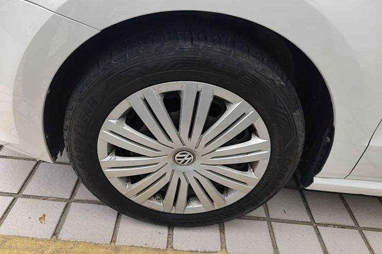 Volkswagen Polo 2018 car image #9