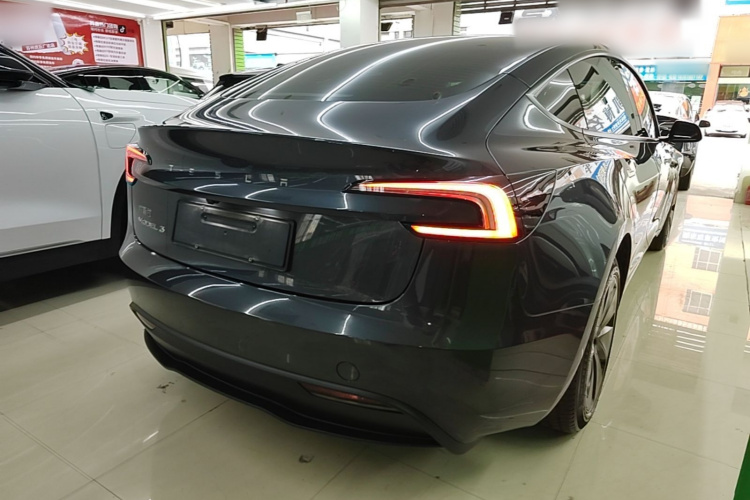 Tesla Model 3 2024 car image #7
