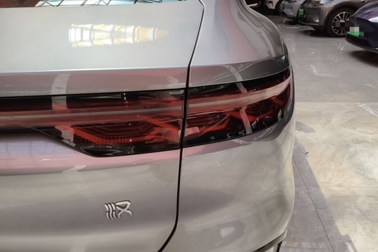 BYD Han 2022 car image #8