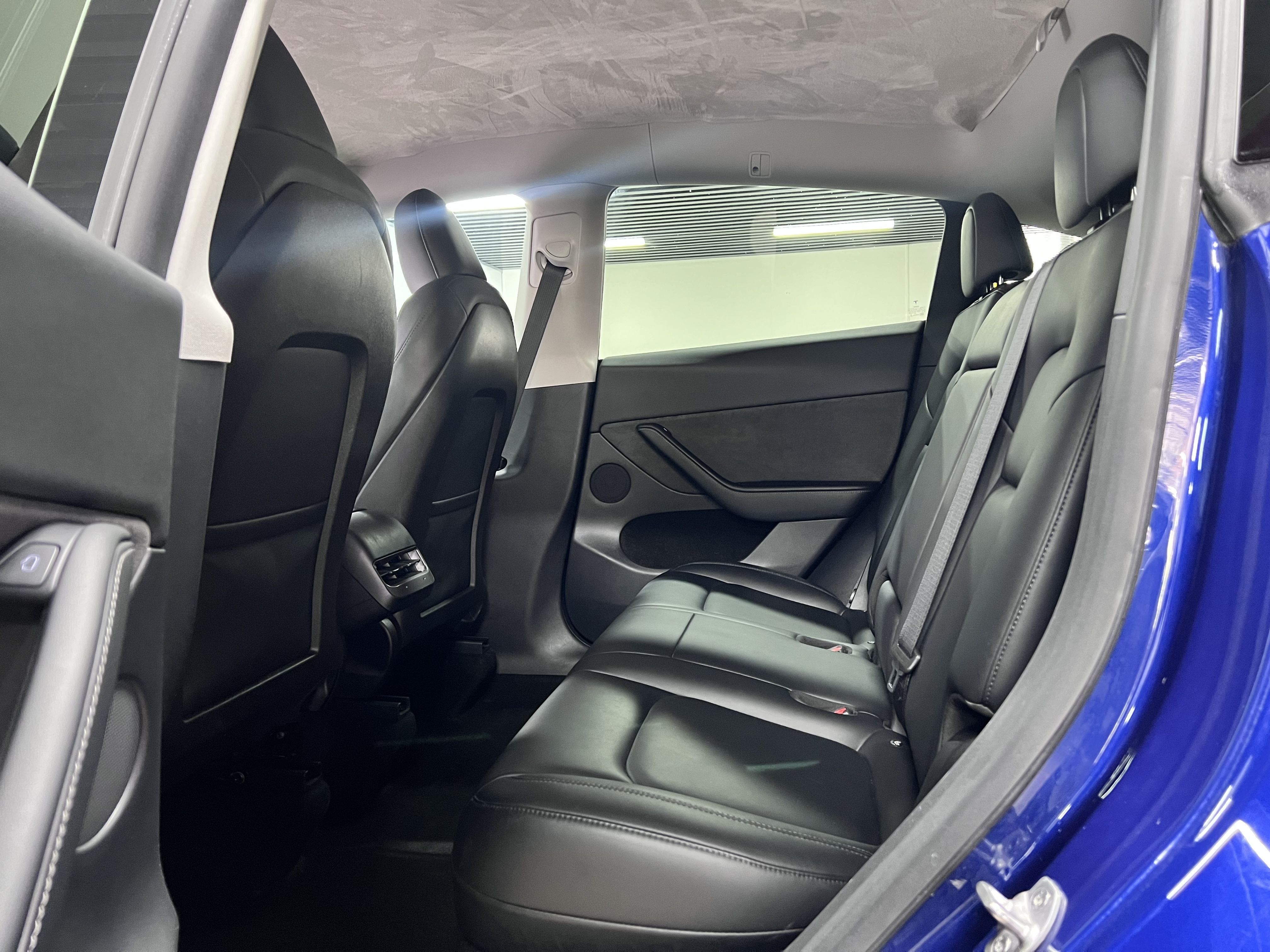 Tesla Model Y 2022 #10 Tesla Model Y 2022 car image #10