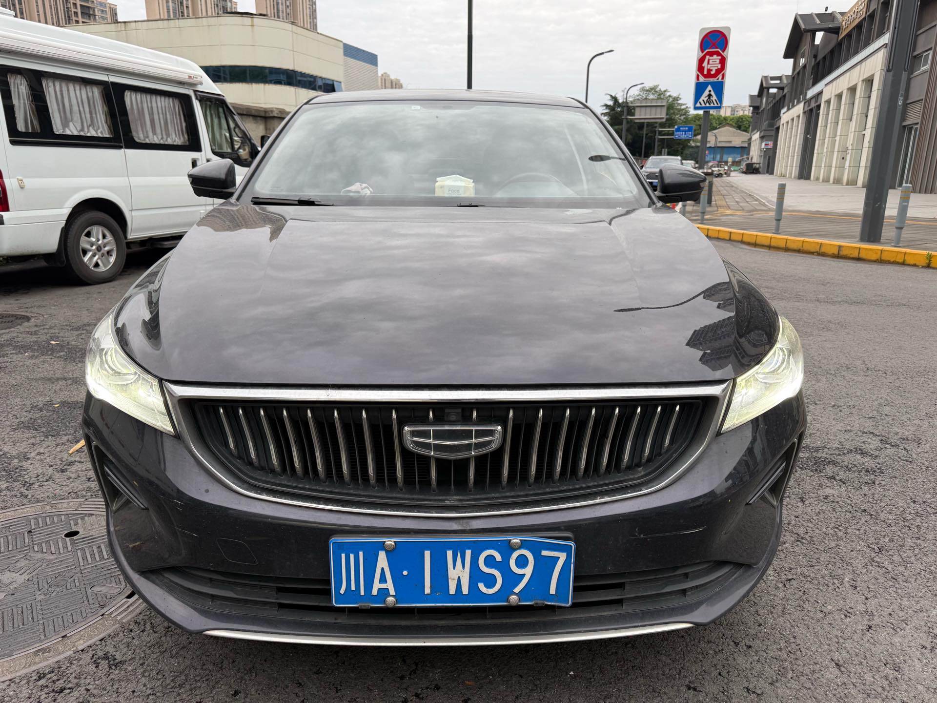 GEELY Emgrand 2022 car image #2