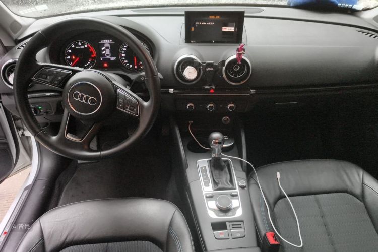 Audi A3 2018 car image #11
