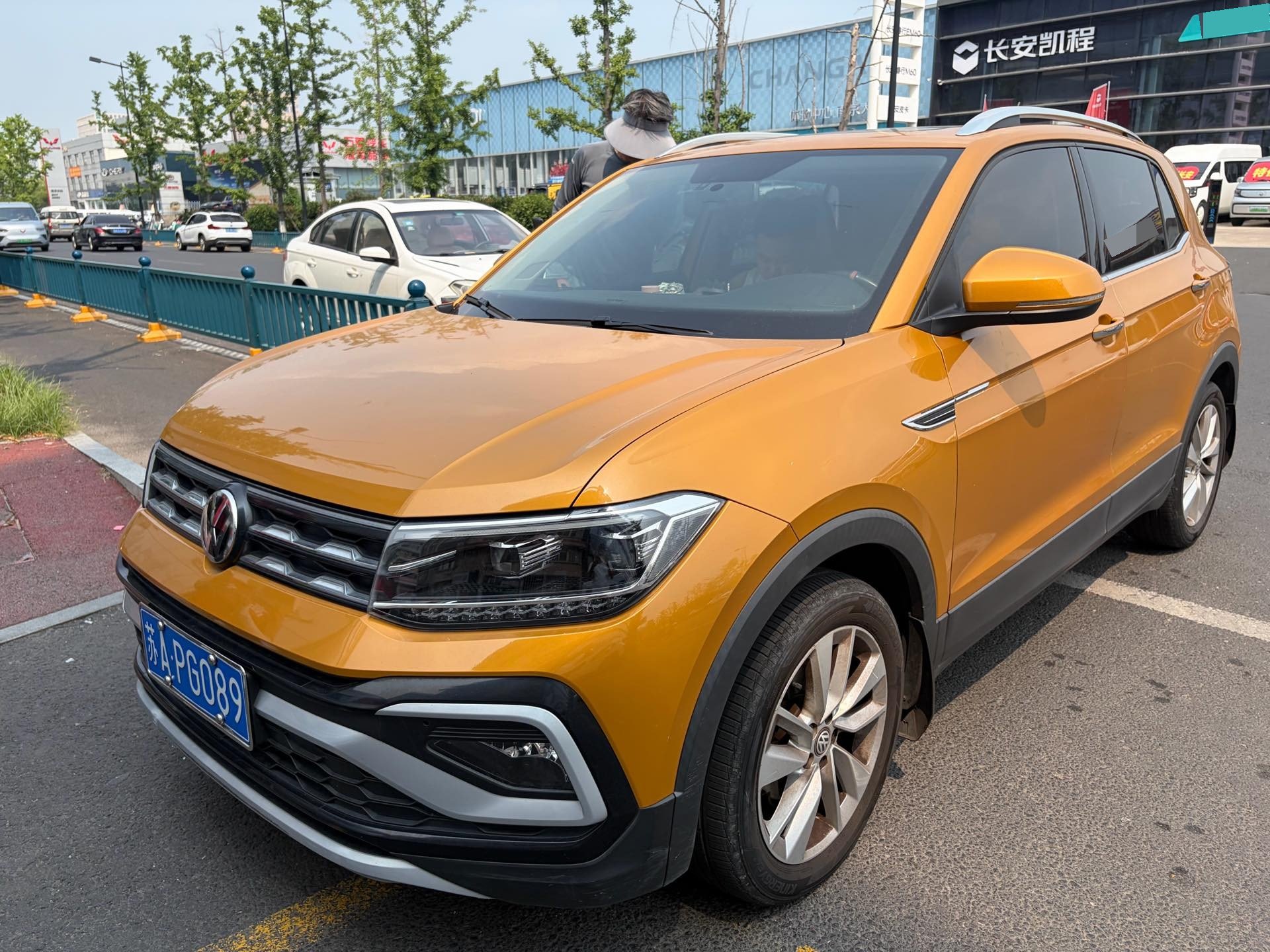 Volkswagen T-Cross 2021 Volkswagen T-Cross 2021 car image