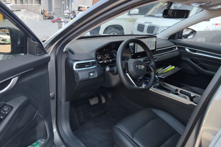GEELY Emgrand 2025 #9 GEELY Emgrand 2025 car image #9