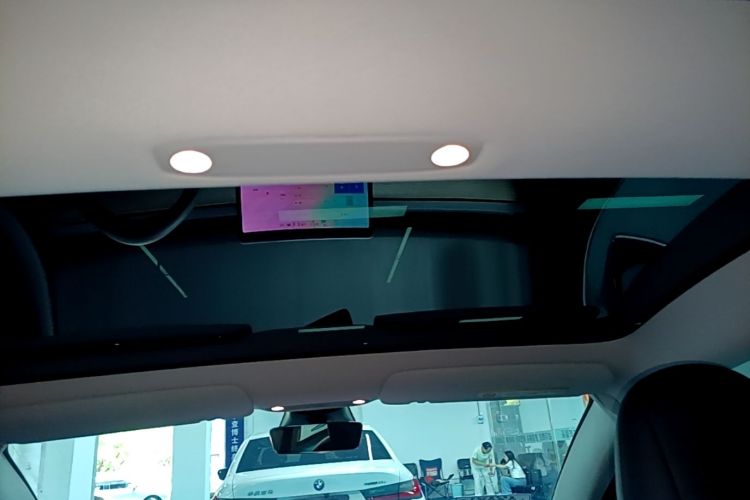 Tesla Model 3 2020 car image #18