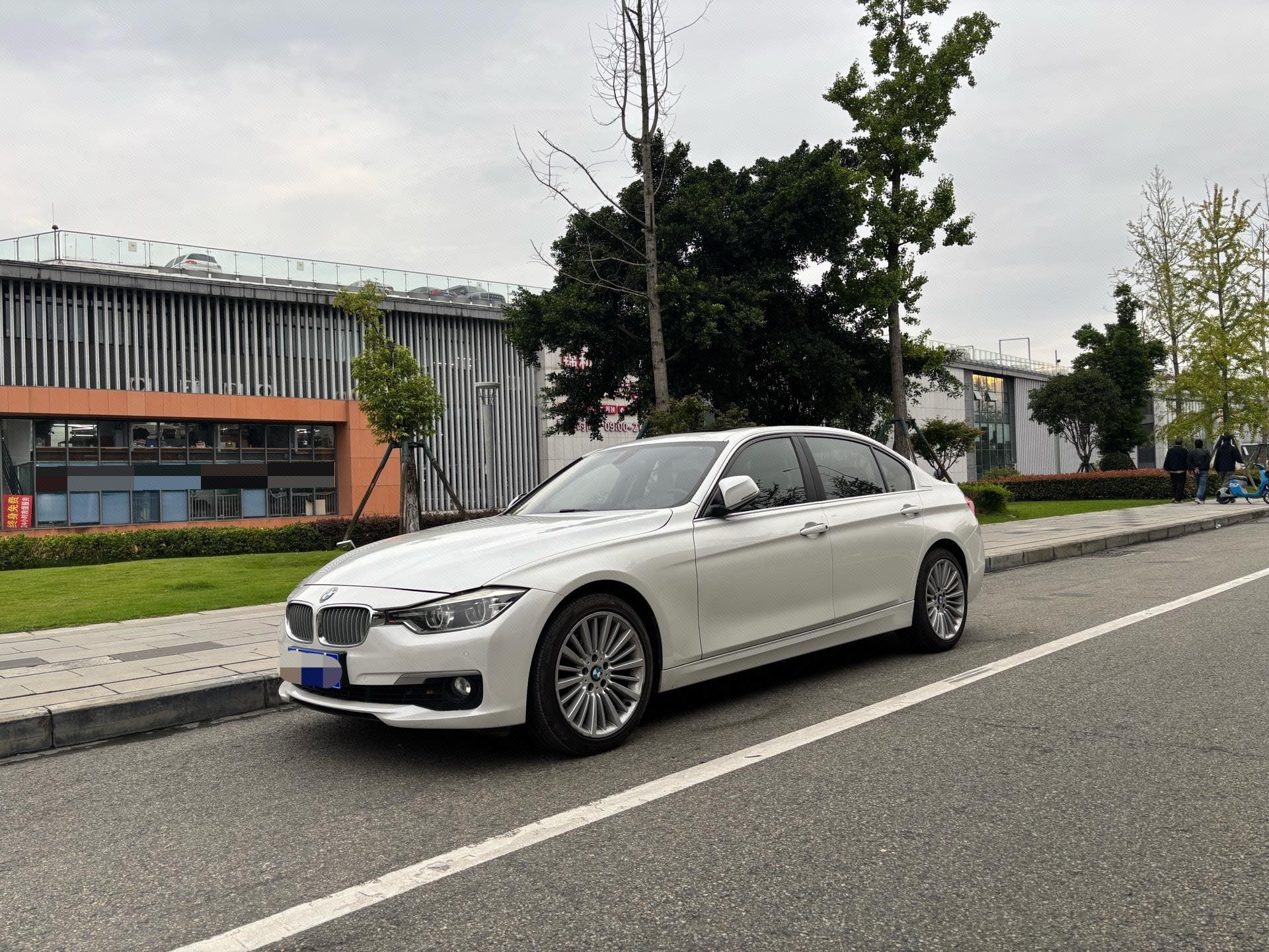 BMW 3 Series 2018 BMW 3 Series 2018 car image