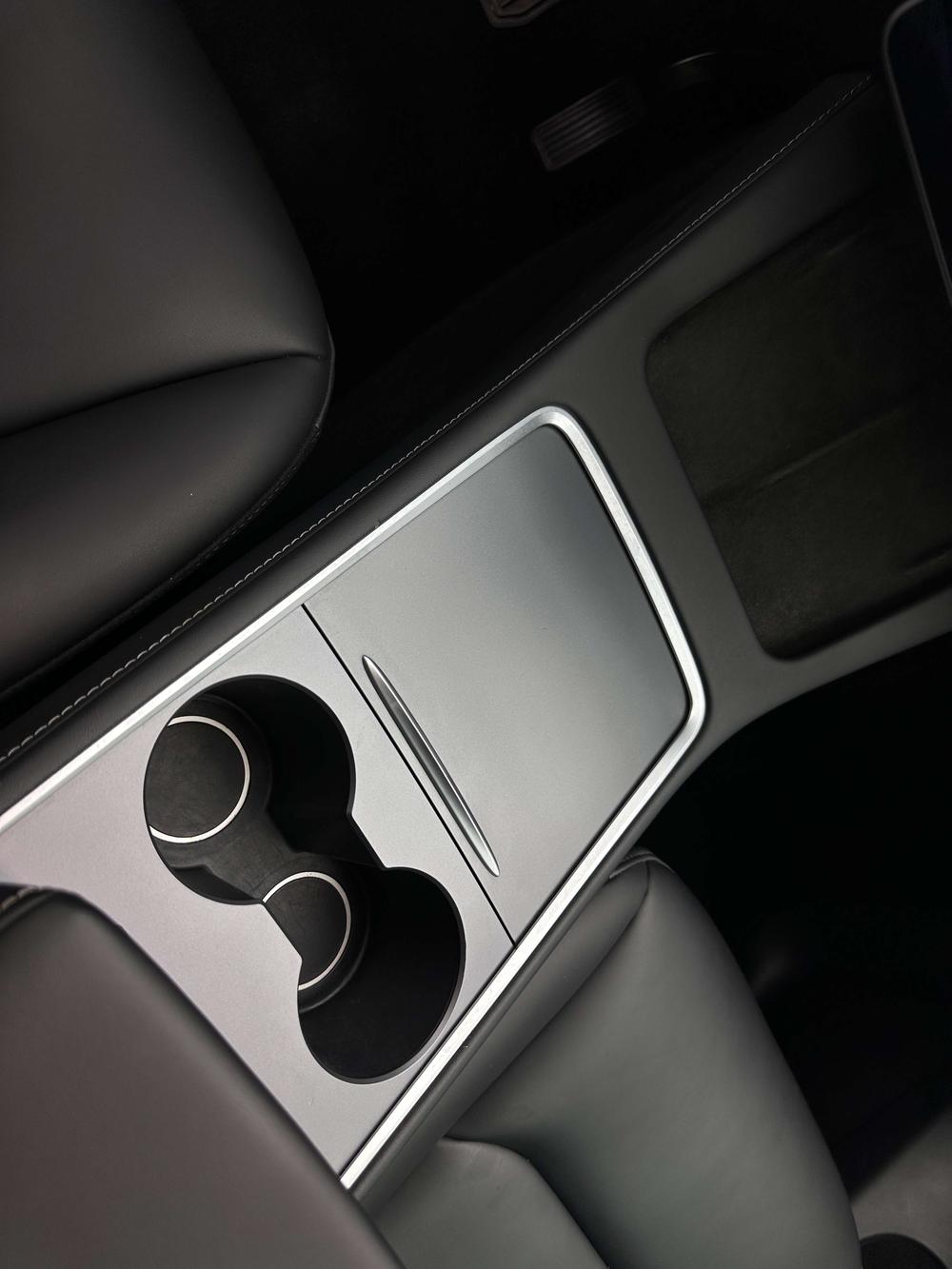 Tesla Model Y 2021 #13 Tesla Model Y 2021 car image #13