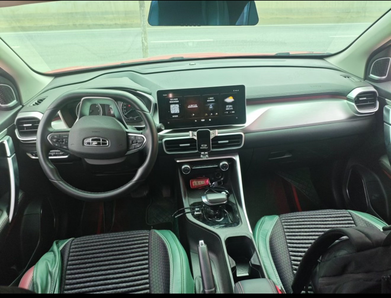 GEELY Coolray 2022 car image #6