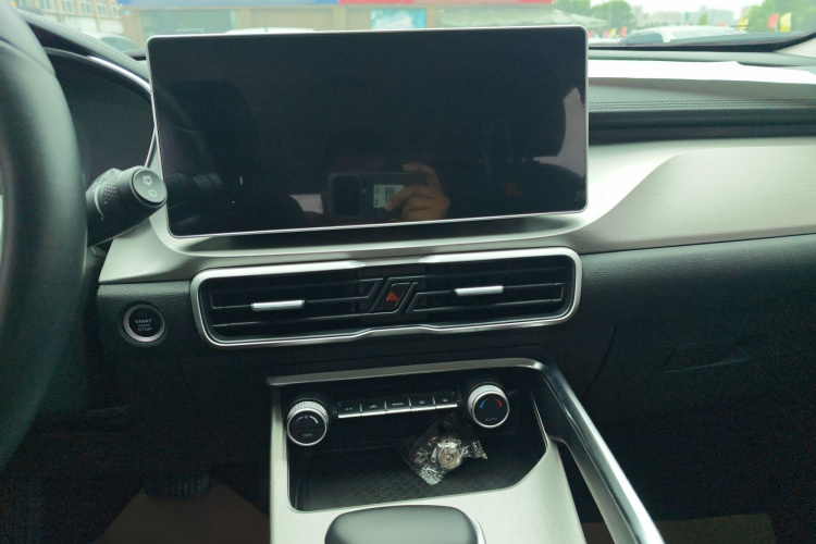 GEELY Coolray 2023 #17 GEELY Coolray 2023 car image #17