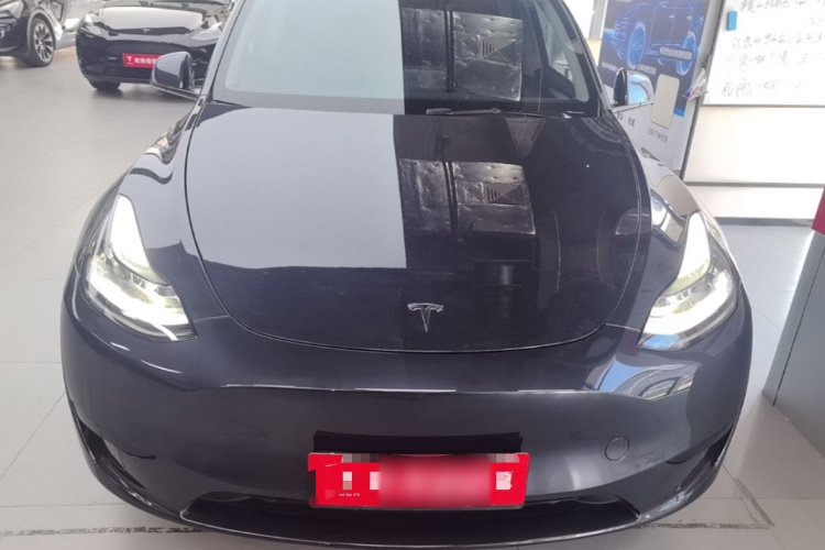 Tesla Model Y 2024 #3 Tesla Model Y 2024 car image #3