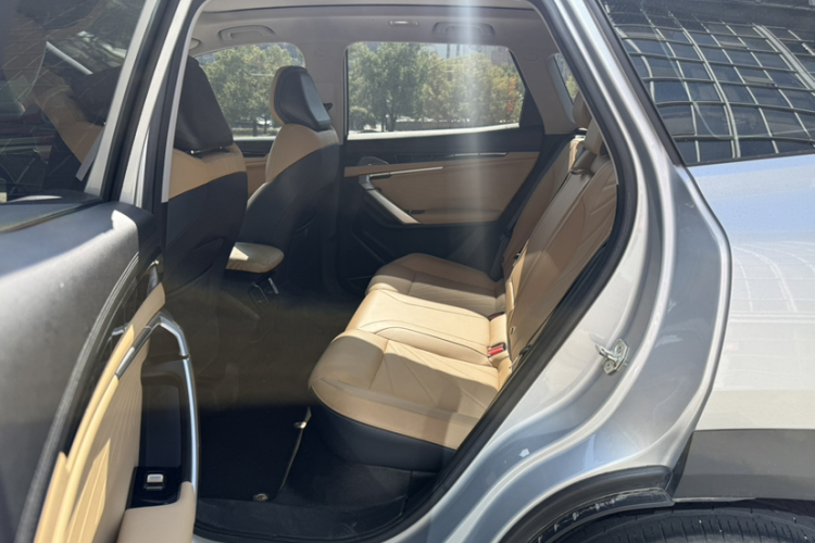 GEELY Boyue L 2023 car image #12